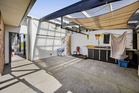 Photo of property in 2 Heaphy Road, Opunake, 4616