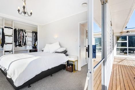 Photo of property in 50 Awaroa Road, Helensville, 0800