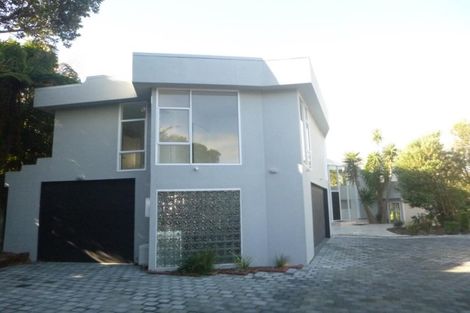 Photo of property in 18 London Road, Korokoro, Lower Hutt, 5012