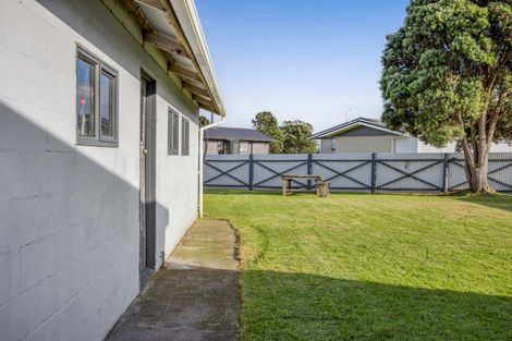 Photo of property in 23 Pohutukawa Drive, Opunake, 4616
