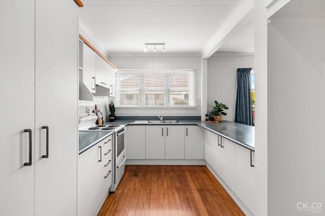 Photo of property in 32 Hall Crescent, Epuni, Lower Hutt, 5011