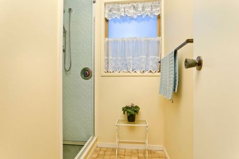 Photo of property in 16 Pemberton Avenue, Bayview, Auckland, 0629