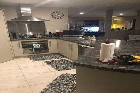 Photo of property in 22 Percy Kinsman Crescent, Riverstone Terraces, Upper Hutt, 5018