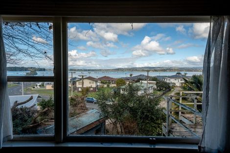 Photo of property in 10 Omokoroa Road, Omokoroa, 3114