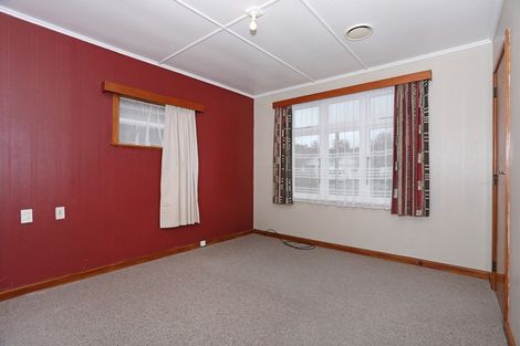 Photo of property in 36 Bruce Street, Hunterville, 4730