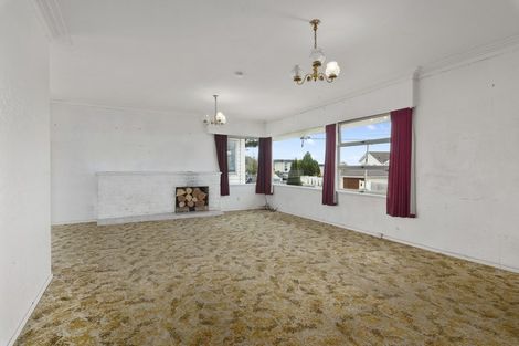 Photo of property in 100 Sylvan Avenue, Northcote, Auckland, 0627