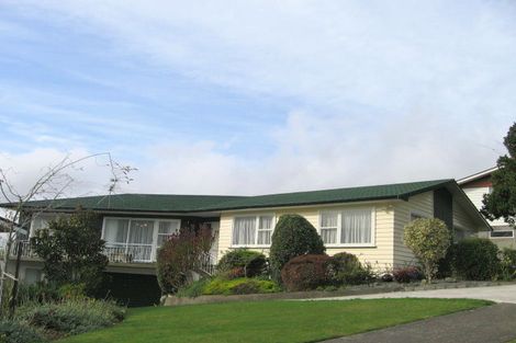 Photo of property in 17 Nuffield Street, Tawa, Wellington, 5028