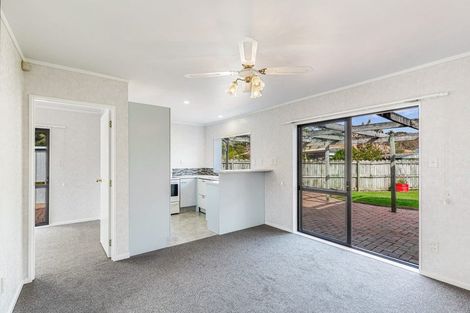 Photo of property in 37 Waimoko Glen, Swanson, Auckland, 0612