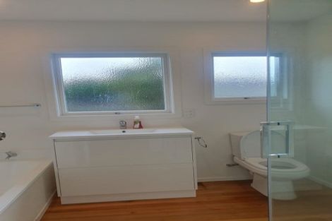 Photo of property in 99 Tiroroa Avenue, Te Atatu South, Auckland, 0610