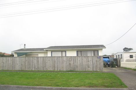 Photo of property in 65 Parris Street, Waitara, 4320