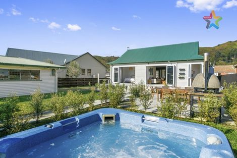Photo of property in 2 Wood Grove, Naenae, Lower Hutt, 5011