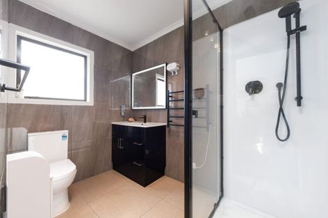 Photo of property in 121 Godley Road, Green Bay, Auckland, 0604