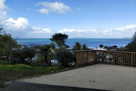 Photo of property in 32a Wade River Road, Stanmore Bay, Whangaparaoa, 0932