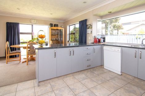 Photo of property in 115 Amberley Avenue, Highbury, Palmerston North, 4412