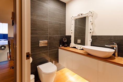 Photo of property in 10 Seascape View, Paremata, Porirua, 5024