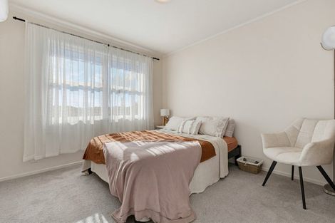 Photo of property in 38 Sunvue Road, Glen Eden, Auckland, 0602