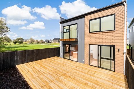 Photo of property in 43 Picnic Point Road, Hobsonville, 0616