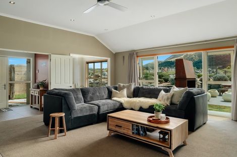 Photo of property in 136 Te Awa Road, Albert Town, Wanaka, 9382
