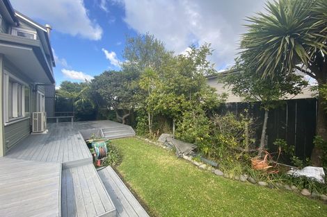 Photo of property in 2/43 Toroa Street, Torbay, Auckland, 0630