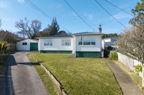 Photo of property in 10 Birman Place, Cannons Creek, Porirua, 5024