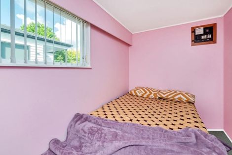 Photo of property in 92 Waimumu Road, Massey, Auckland, 0614