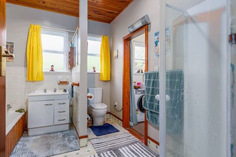 Photo of property in 16 Stanly Street, Eketahuna, 4900