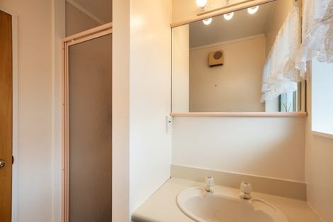 Photo of property in 65 Winchester Street, Levin, 5510