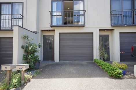 Photo of property in Harbour View Terraces, 2/170 Mokoia Road, Chatswood, Auckland, 0626