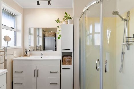 Photo of property in 1/53 Pakuranga Road, Pakuranga, Auckland, 2010