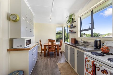 Photo of property in 110 Main Road, Titahi Bay, Porirua, 5022
