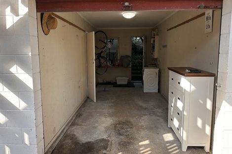 Photo of property in 2/111 Eskdale Road, Birkdale, Auckland, 0626