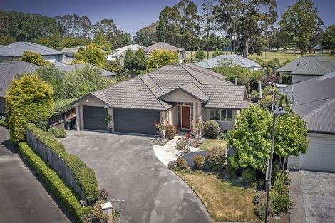 Photo of property in 8 Dunvegan Place, Harewood, Christchurch, 8051