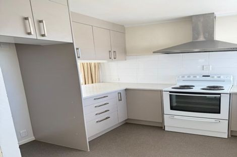 Photo of property in 6 Knox Road, Swanson, Auckland, 0612