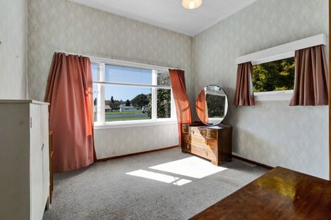 Photo of property in 35 Cracroft Street, Waitara, 4320