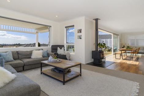 Photo of property in 15 Damien Place, Ohauiti, Tauranga, 3112