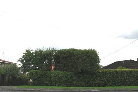 Photo of property in 99 Sylvan Avenue, Northcote, Auckland, 0627