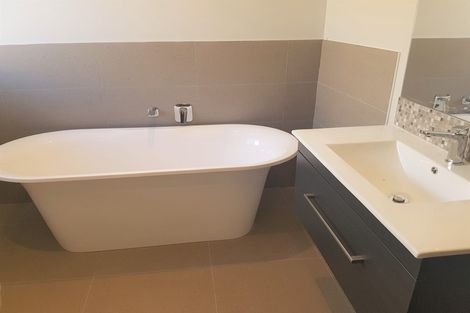 Photo of property in 3 Pae Moana Place, Stanmore Bay, Whangaparaoa, 0932