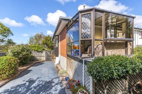Photo of property in 15 Lowry Avenue, Redwood, Christchurch, 8051