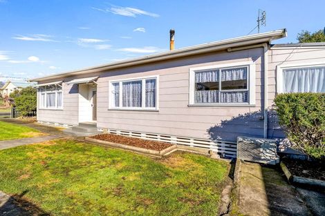 Photo of property in 14 Kawatiri Avenue, Gonville, Whanganui, 4501