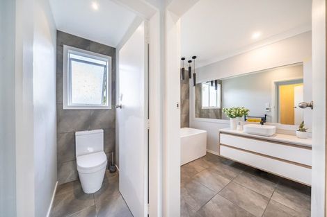 Photo of property in 6 Brightwater Crescent, Totara Park, Upper Hutt, 5018