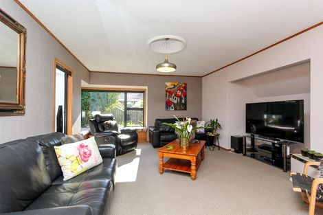 Photo of property in 51 Heta Road, Highlands Park, New Plymouth, 4312