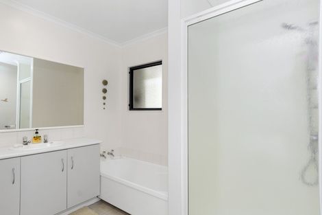 Photo of property in 2 Cashmere Way, Welcome Bay, Tauranga, 3112