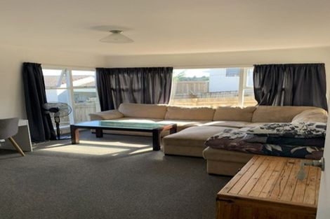 Photo of property in 2/3 Elliott Avenue, Bayview, Auckland, 0629