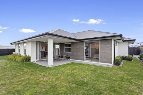 Photo of property in 15 Westpark Boulevard, Rangiora, 7400
