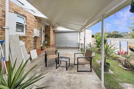 Photo of property in 2 Saint Leonard Street, Saint Johns Hill, Whanganui, 4501