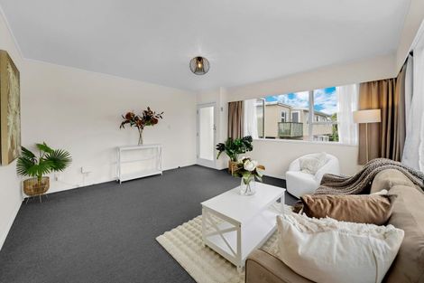Photo of property in 1/1 Griffen Road, Mount Roskill, Auckland, 1041