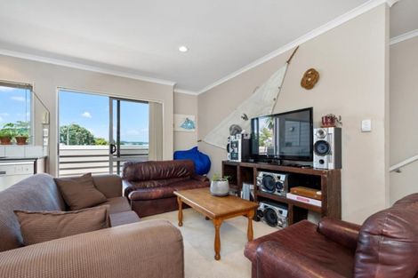 Photo of property in 2/50 May Street, Mount Maunganui, 3116