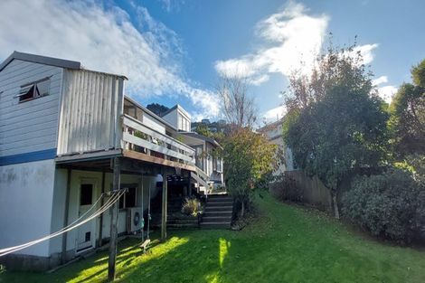 Photo of property in 7 Dundee Place, Crofton Downs, Wellington, 6035