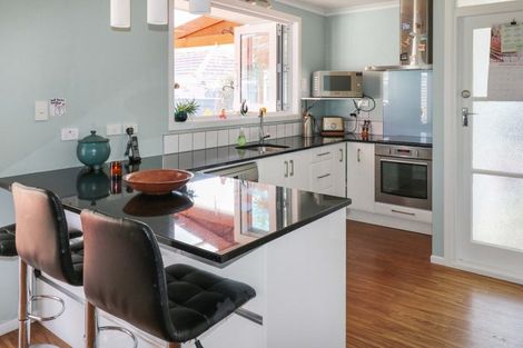 Photo of property in 5 Holyoake Crescent, Avalon, Lower Hutt, 5011