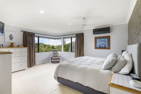 Photo of property in 16 Renlee Place, Shelly Park, Auckland, 2014